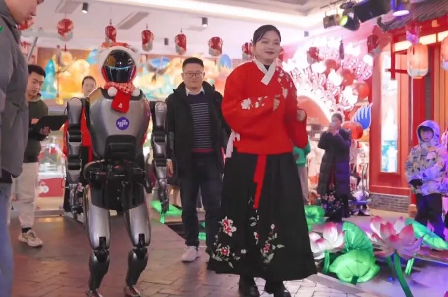 The 'Invisible Champion' Behind the Humanoid Robot Half Marathon