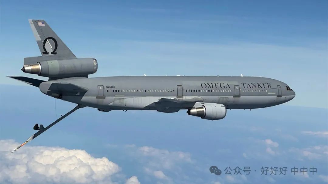 C-17 of the Air Mobility Command Completes First Commercial Aerial Refueling