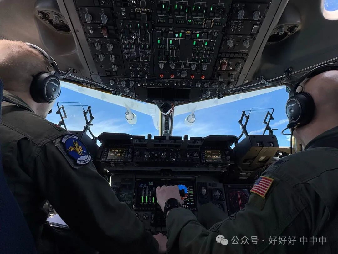 C-17 of the Air Mobility Command Completes First Commercial Aerial Refueling