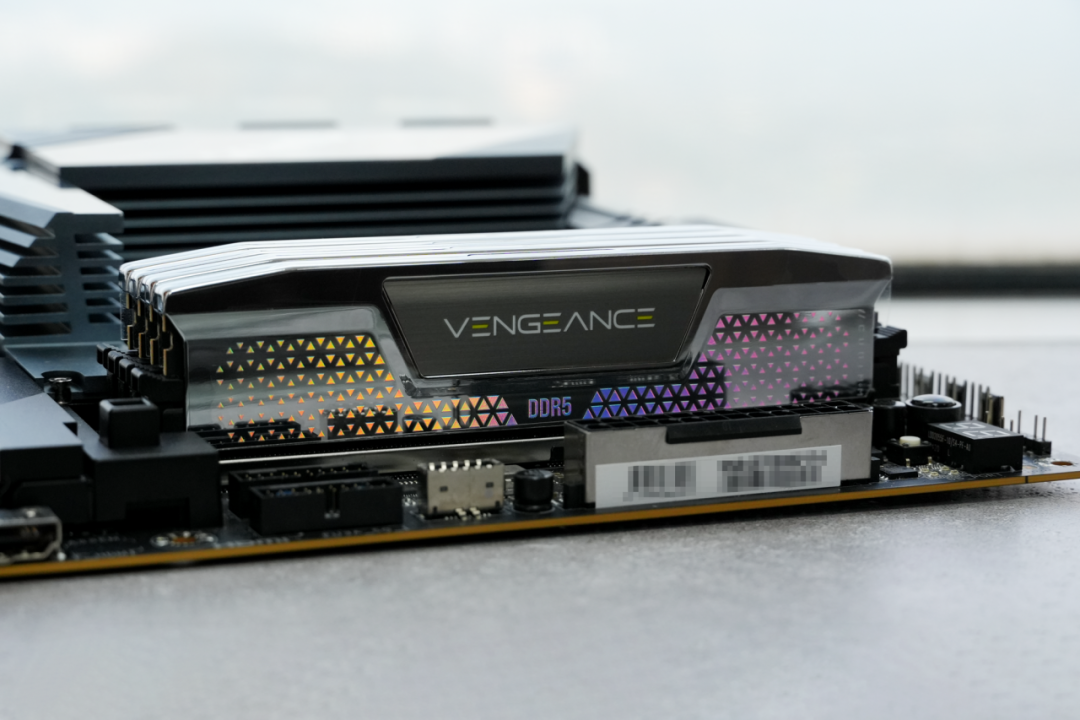 Exploring New Horizons | Corsair Vengeance DDR5 CUDIMM 48G8200C40 Memory Testing