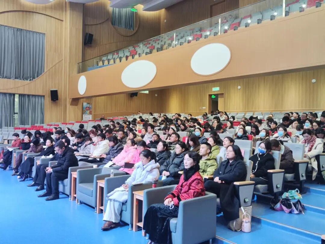 AI Empowers Education: DeepSeek Facilitates Instruction