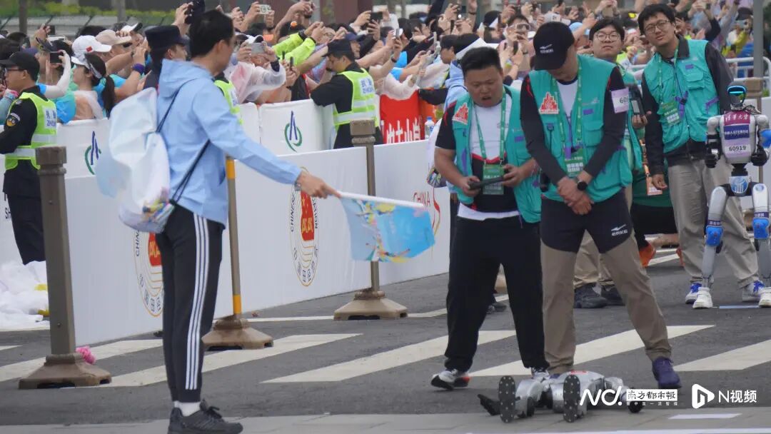Robot Malfunctions at Marathon, Founder of Yushu Responds