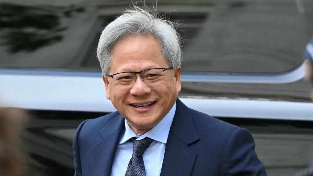 The Most Powerful Domestic Alternative Chip Exposed: Huawei's Secret Weapon is Here! Jensen Huang Publicly Praises Huawei