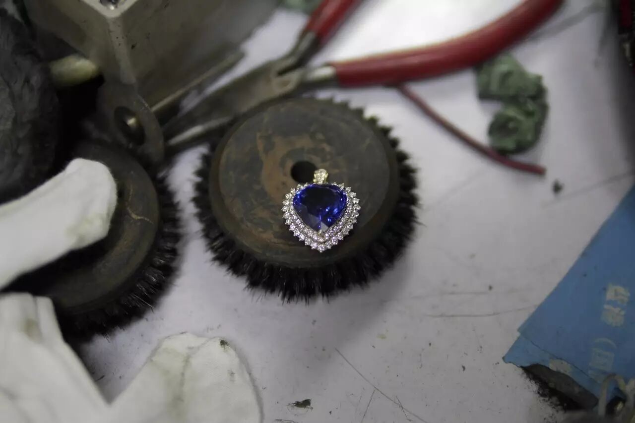 3D Printed 7.82 Carat Gemstone Engagement Ring! It Can Transform!