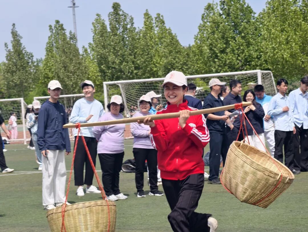 Sports Day Special | Intelligent Control Speed and Passion of IoT: Faculty Sports Day at the College of IoT and Intelligent Control Ignites the Spring Campus