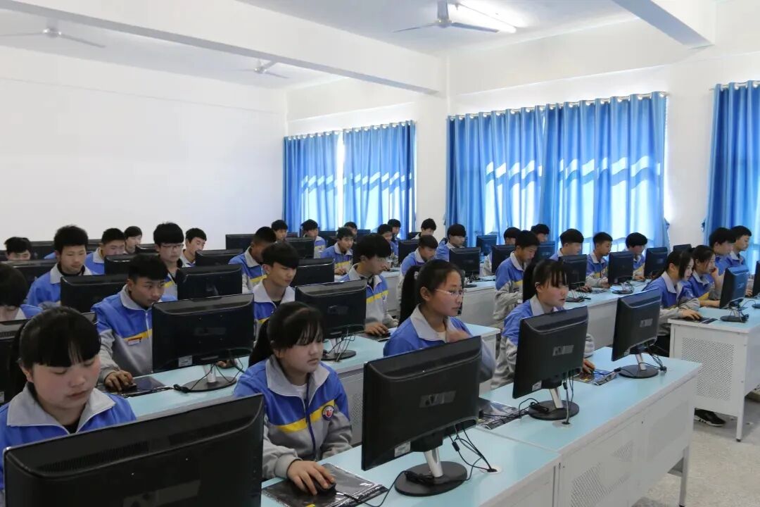 Introduction to the Computer Application Program at Linqing Industrial School