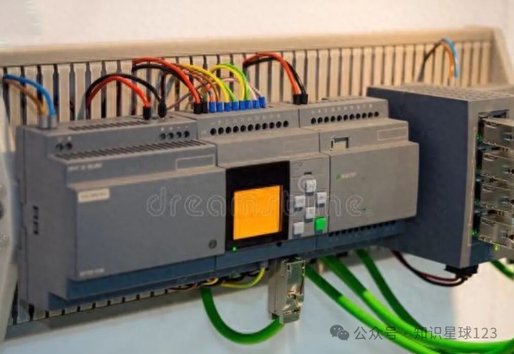 Transforming from Electrician to PLC Engineer: Overcoming Doubts and Earning Thousands Monthly!