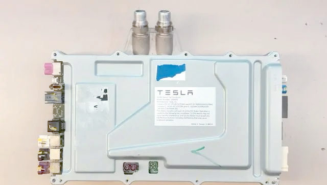 In-Depth Analysis of Tesla's Third-Generation Infotainment System: Powered by AMD, What Makes It the Strongest in Production Cars?