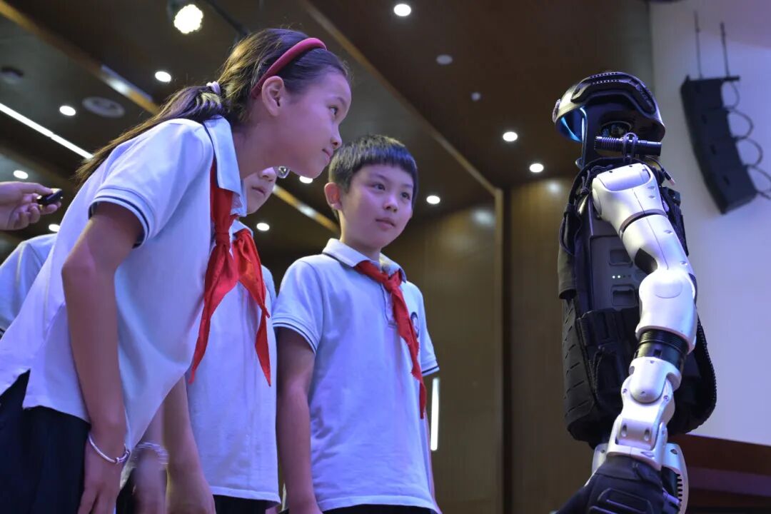 Police Robots Enter Schools, AI Assistants Make Safety Education 'Come Alive'