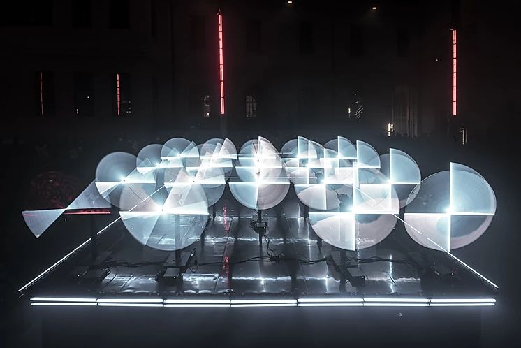 Technology | 17 Must-See Creative Applications of Robotic Arms Worldwide