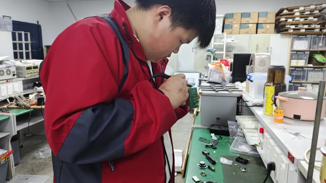 Soldering Techniques for Bluetooth Speakers | One-Stop Service Center