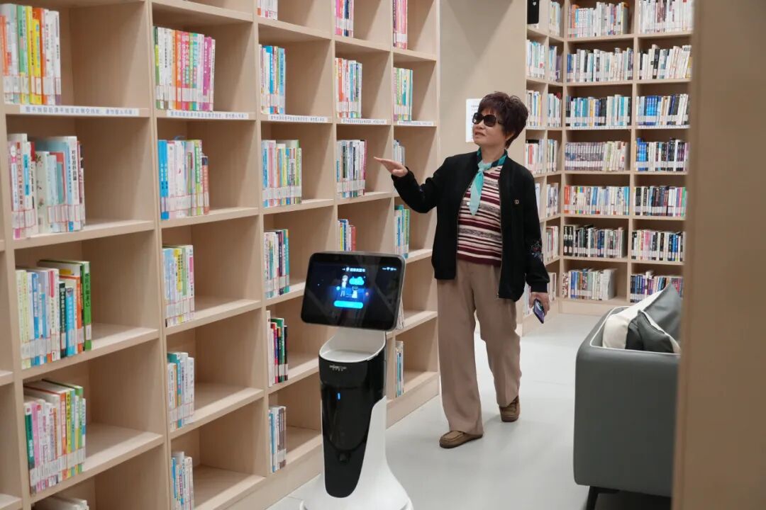 Robots in the Library! The First Smart Reading Space for Seniors Opens in the District