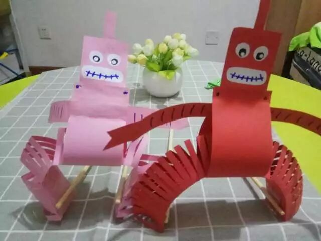 Creative Robot Crafting for Kindergarten: Little Scientists Start with Robots