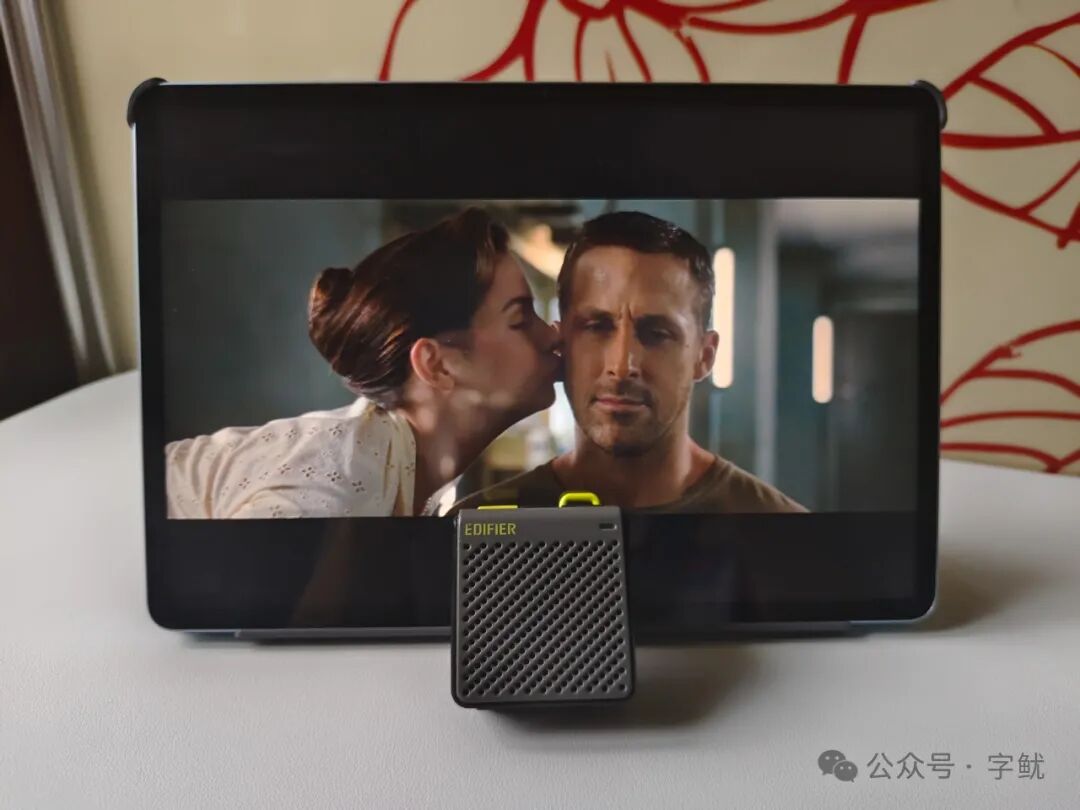 Edifier M0 Portable Bluetooth Speaker: Compact Size, Big Sound, and Great Quality - Perfect with Multi-Speaker Pairing