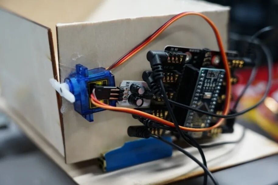 Cultivating Young Makers | The Unmanned Lunar Loading and Unloading System by Haidian Students