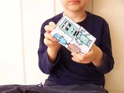 Creative Robot Crafting for Kindergarten: Little Scientists Start with Robots