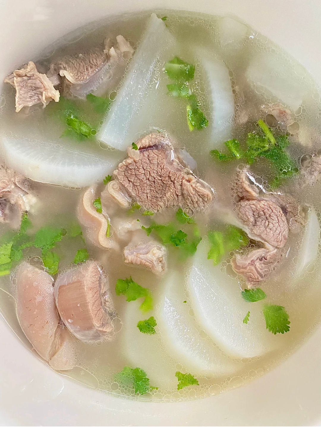 Winter Fails to Arrive in Jiangxi with Temperatures Reaching 27°C