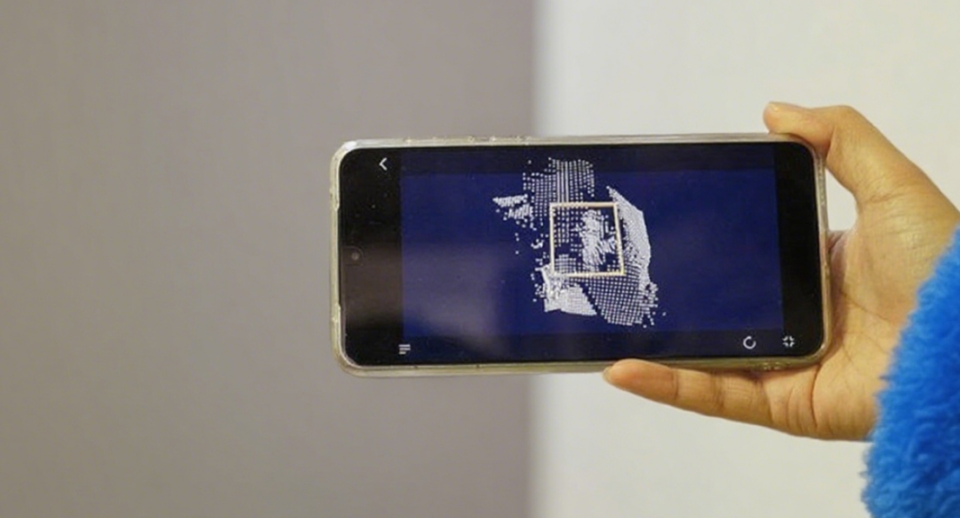 New Species of Smart Home: Moving Screens and Invisible Eyes