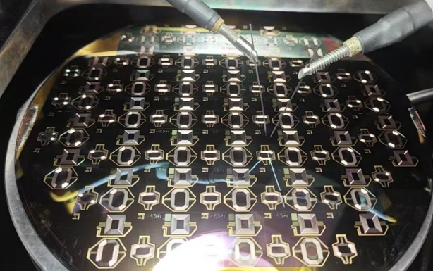 Chip-Level Spectrometers Break Through "Bottlenecks", Baoshan Incubates New Hard Tech Stars with "Investment First, Shares Later"