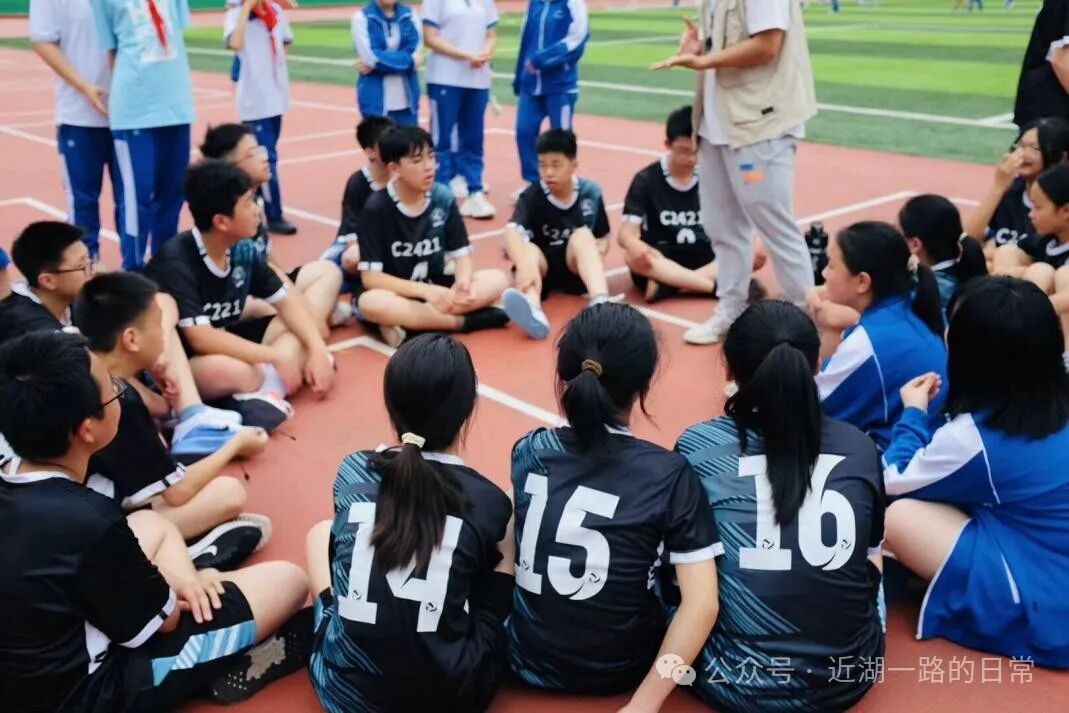 The Strongest Echo of Youth! Class C2421 Shines with Passion on the Volleyball Court