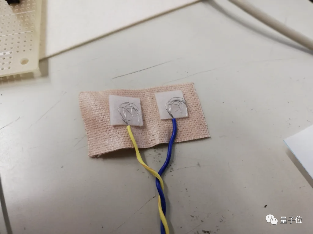 Using Arduino as a Controller to Control Facial Expressions with a Game Controller: A Japanese Guy's "Self-Torture Device" Goes Viral!