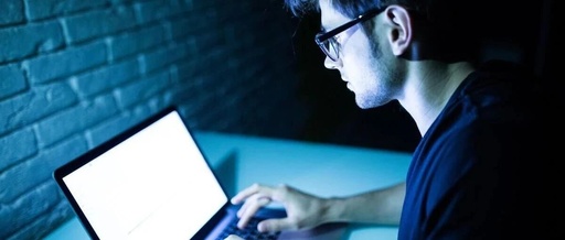 Understanding the Differences in File Size Reporting: Why `ls` and `du` Show Different Results in Linux