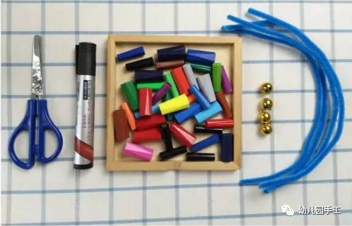 Creative Robot Crafting for Kindergarten: Little Scientists Start with Robots