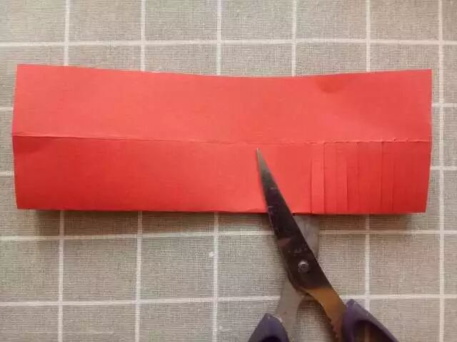 Creative Robot Crafting for Kindergarten: Little Scientists Start with Robots