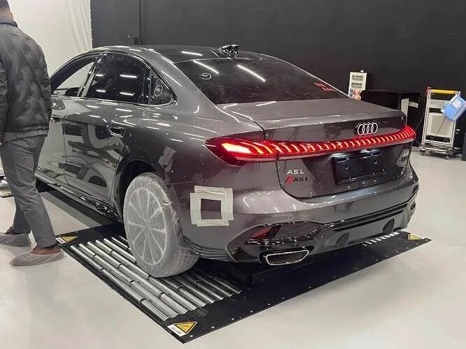 Mercedes-Benz C-Class Switches to 2.0T Engine, Audi A5L Adopts Huawei Smart Driving: Have Luxury Brands Finally Awakened?