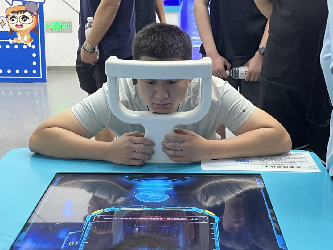 Walking Ideological and Political Course: IoT College Organizes 'Visit to Cybersecurity Exhibition, Forge Skills for National Service' Practical Activity