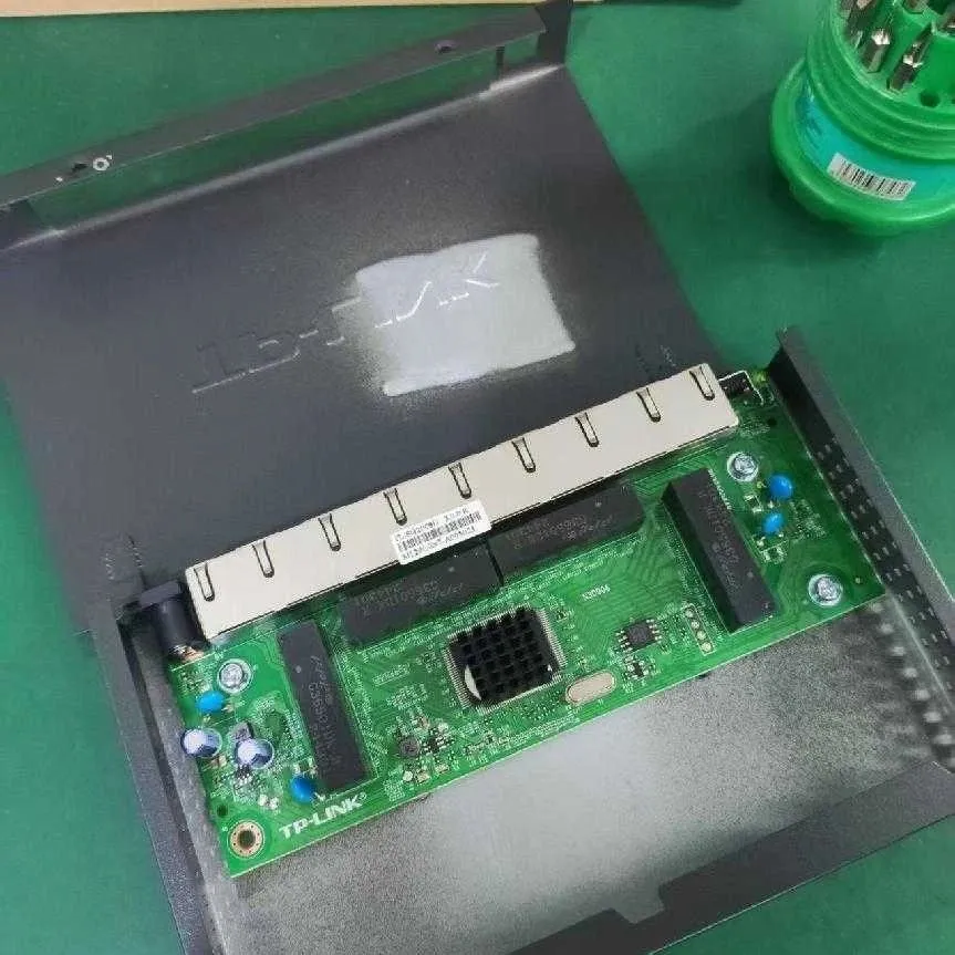 Why Do SPI and Other Signal Outputs Require a 22 or 33 Ohm Resistor?