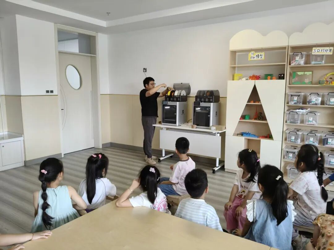 The Colorful Course: The Adventure of Stationery