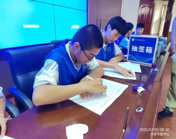 Outstanding Achievements of Our School in the 2025 Jinpu New District 'Craftsman Cup' PLC Control Technology Skills Competition