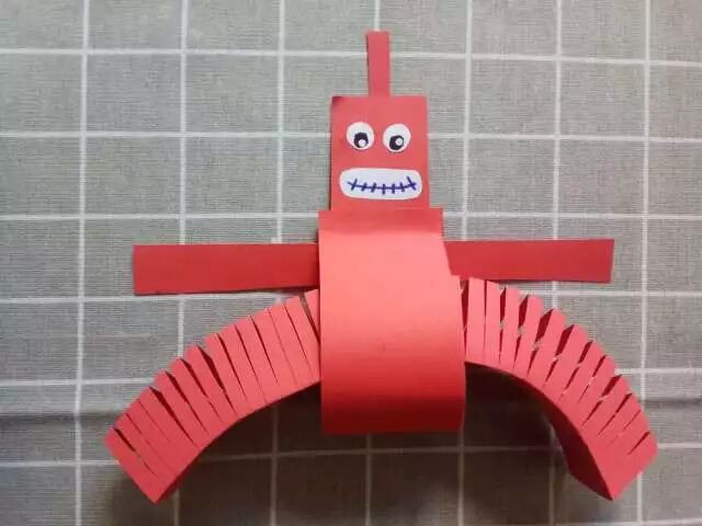 Creative Robot Crafting for Kindergarten: Little Scientists Start with Robots