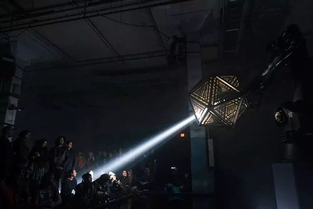 Technology | 17 Must-See Creative Applications of Robotic Arms Worldwide