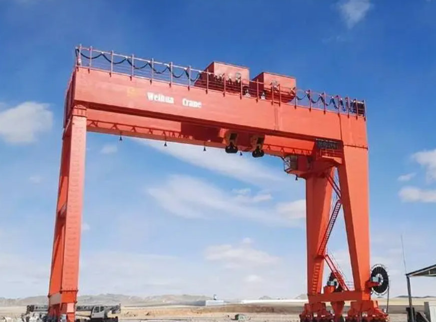 Dynamic Portfolio | Product Construction and Features of Industrial Wireless Solutions (MWB524F Bridge + FBG1000 Boundary Gateway)