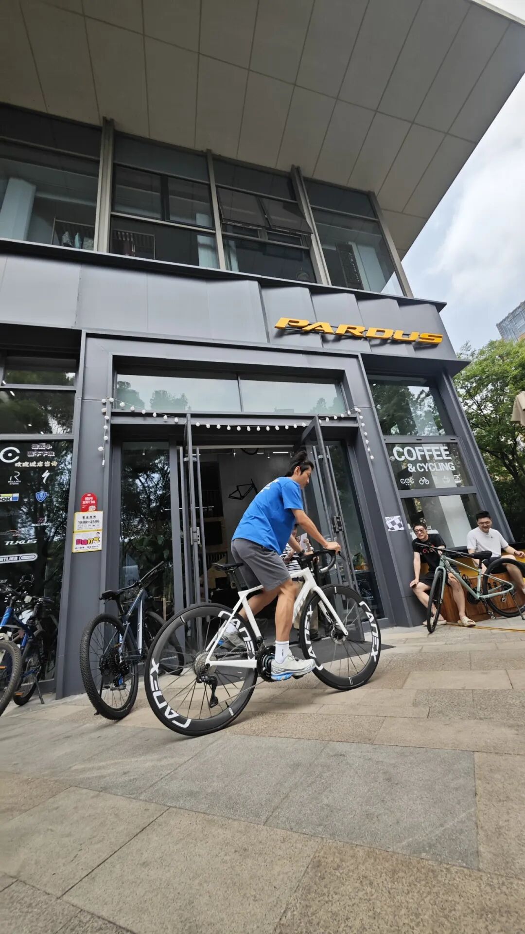 Reverse the Norm! This 'Slow Riding' Competition is Absolutely Captivating