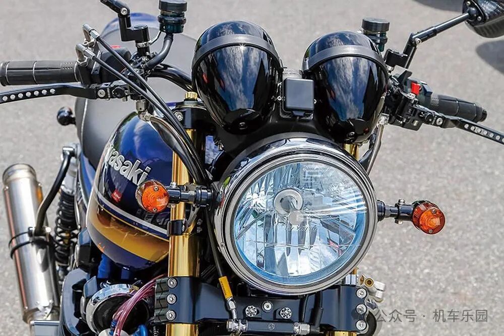 The Majestic Beast: Kawasaki Zephyr 1100RS