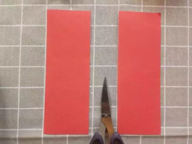 Creative Robot Crafting for Kindergarten: Little Scientists Start with Robots