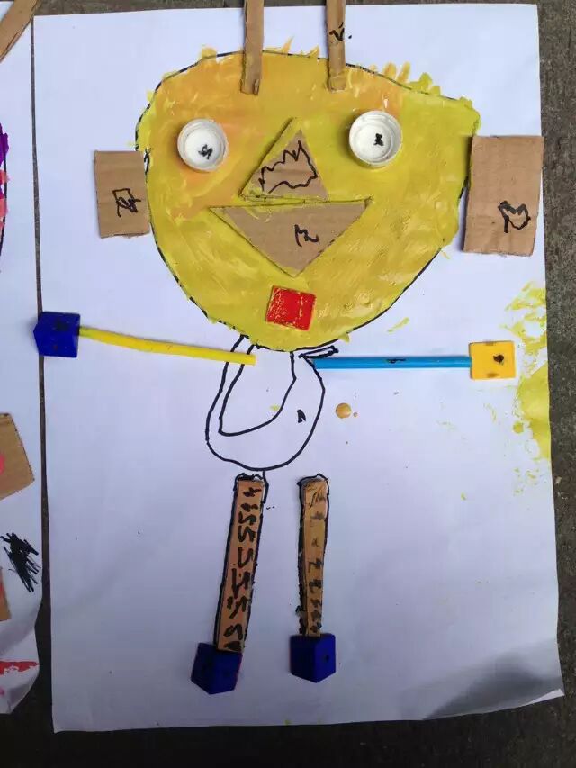 Creative Robot Crafting for Kindergarten: Little Scientists Start with Robots