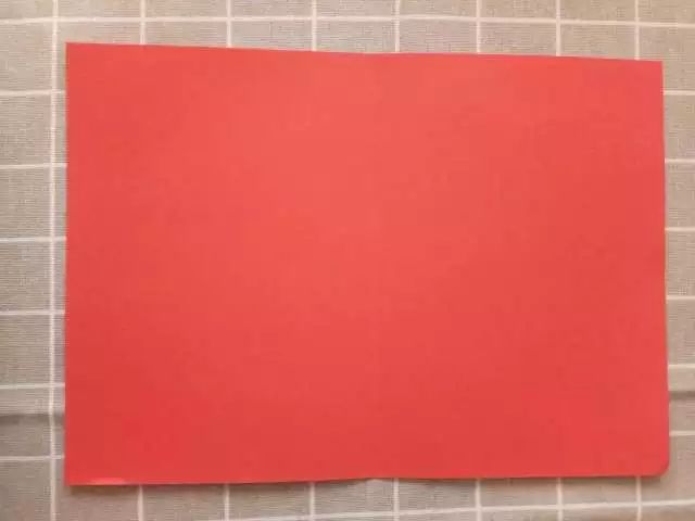 Creative Robot Crafting for Kindergarten: Little Scientists Start with Robots