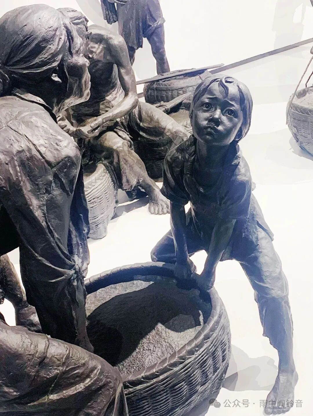 Weekend Art Exploration at Sichuan Fine Arts Institute: The Blossoms Between 'The Rent Collection Courtyard', 'Father', and 'Circuit Boards'