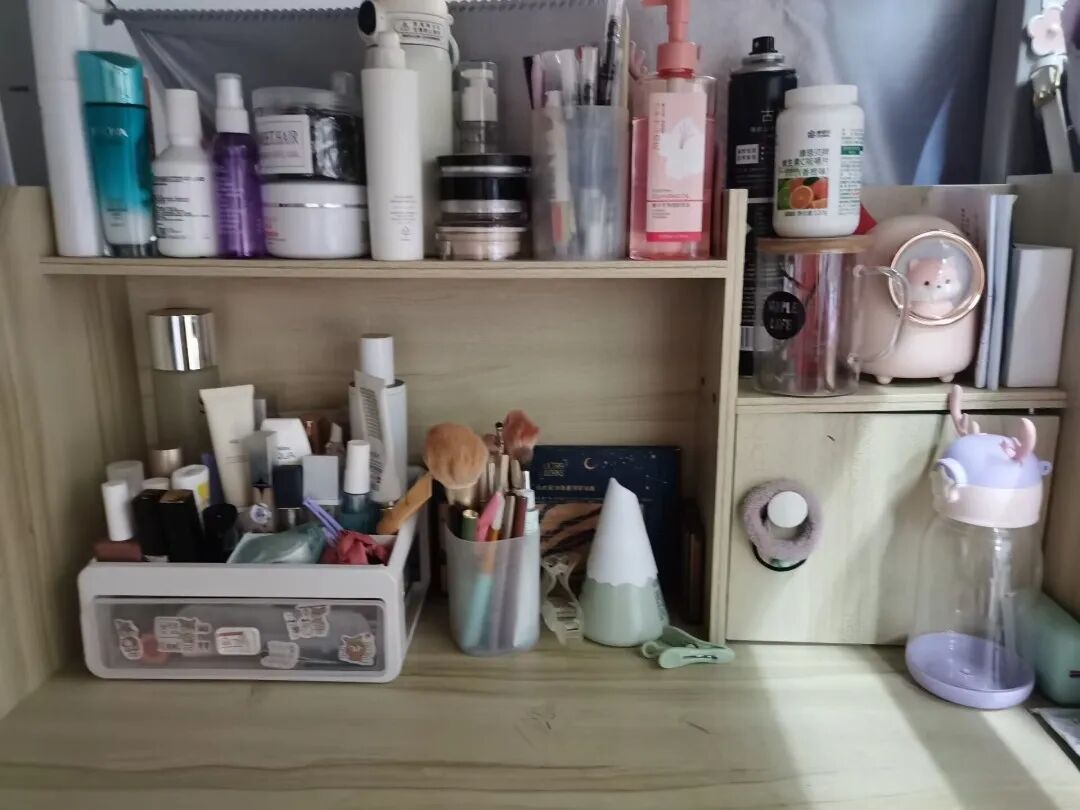 Transforming Your Dorm Room: A Guide to Desktop Makeovers