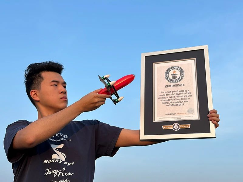 Speed Comparable to High-Speed Rail! The World's Fastest Micro Drone, Created by a College Student in China