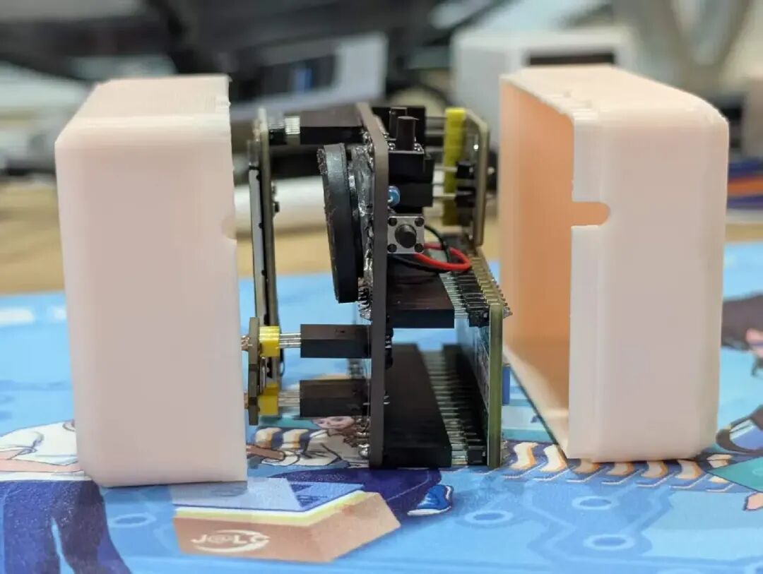 Creating an AI Mini TV with the Lichuang Development Board: Chatting and Translation Features!