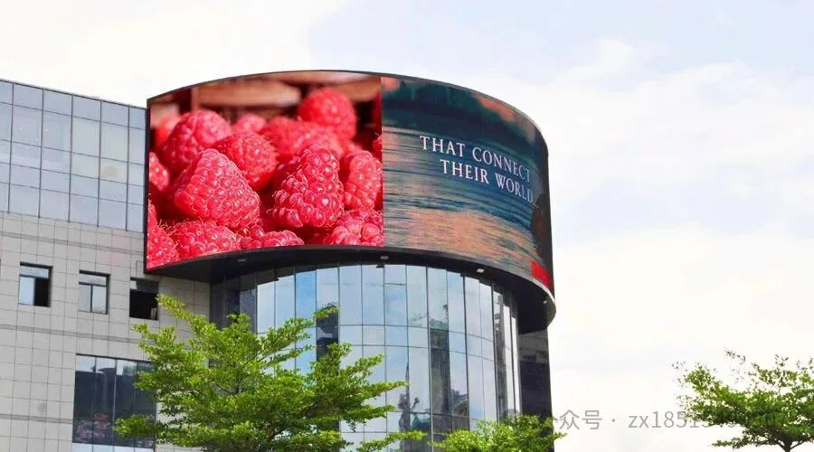 Four Key Differences Between LED and LCD Screens Explained