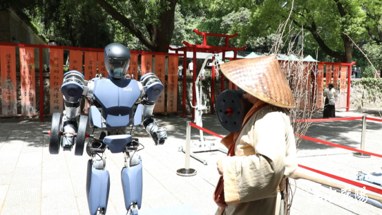 Robots Debut at Gulongzhong, Opening a New Experience in Technology and Cultural Tourism