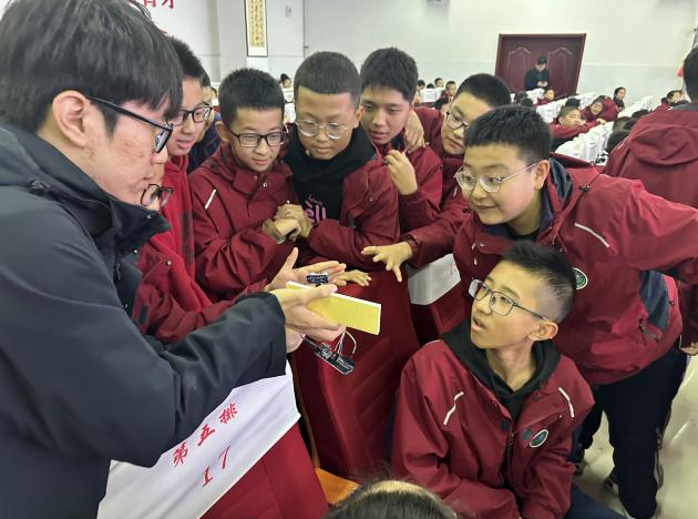 Party Building Leads to Collective Strength, Scientific Innovation Empowers Development