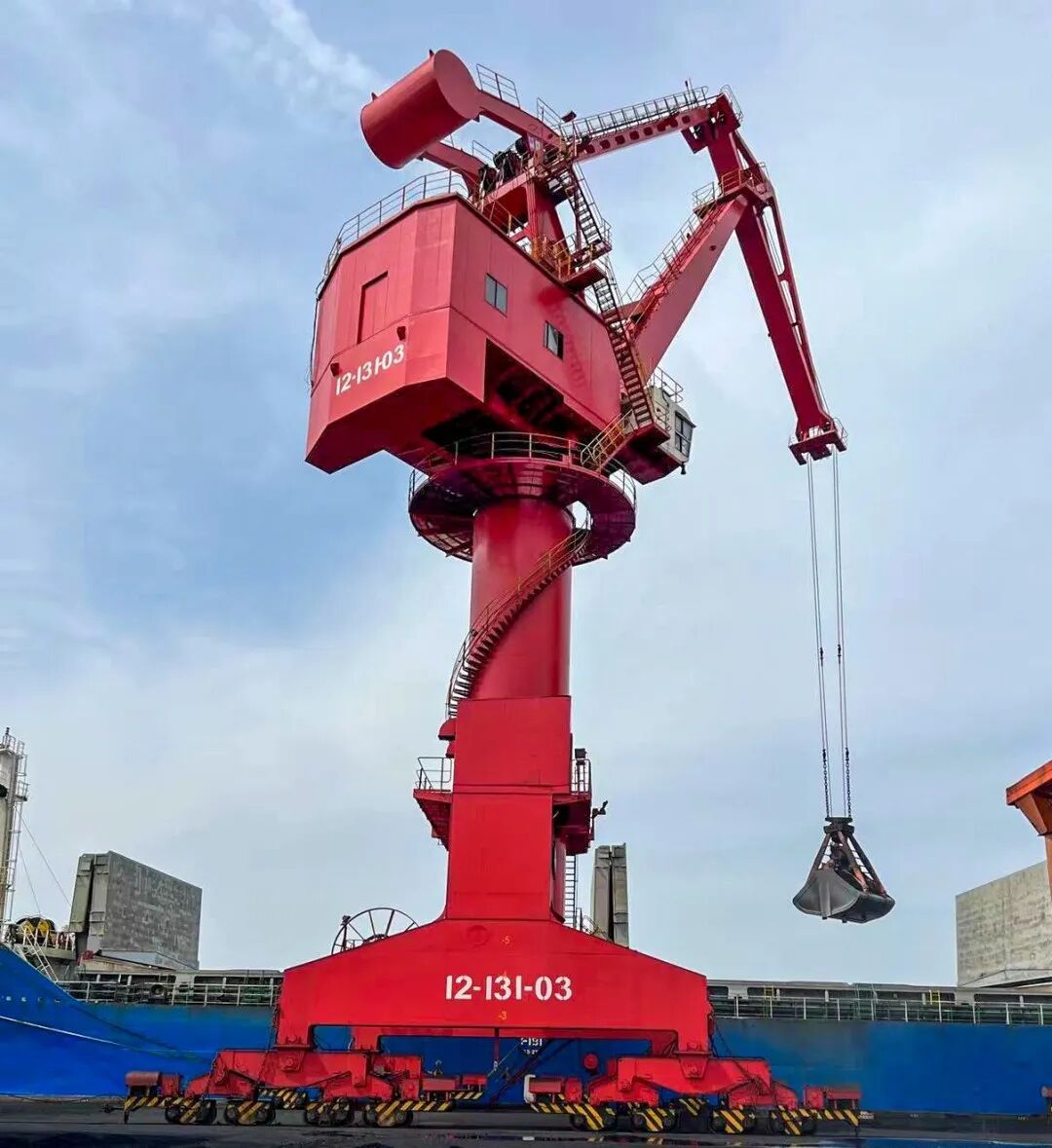 The First Domestic PLC Control System Retrofit Project for Port Gantry Cranes Successfully Passes Acceptance