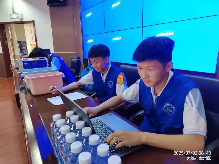 Outstanding Achievements of Our School in the 2025 Jinpu New District 'Craftsman Cup' PLC Control Technology Skills Competition